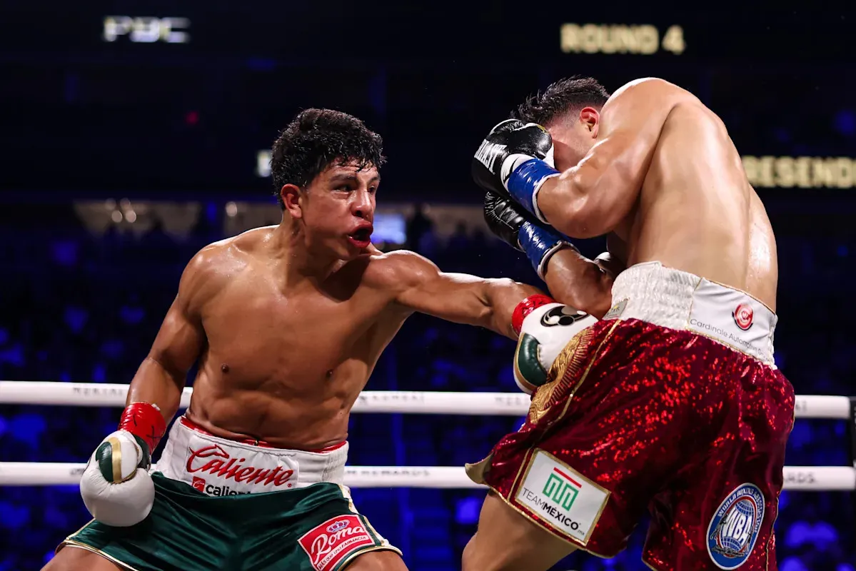 Jaime Munguia คืนชีพกลางกลิ่นสาบเลือด: บดขยี้ Jose Resendiz กระชากเข็มขัด WBA