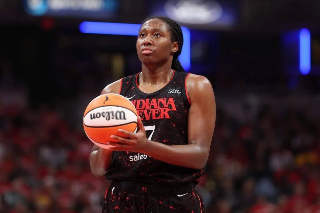 ประวัติศาสตร์หน้าใหม่! Aliyah Boston จรดปากกาขยายสัญญา Indiana Fever มูลค่า 6.3 ล้านเหรียญ แพงที่สุดในพงศาวดาร WNBA
