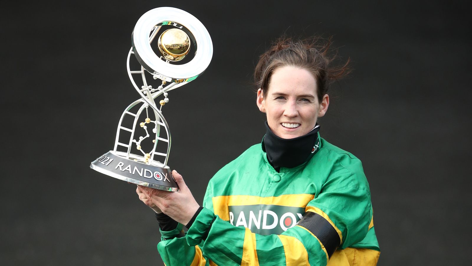 Rachael Blackmore ขึ้นแท่นตำนาน Grand National! มีบาร์ชื่อตัวเองด้วยนะ!