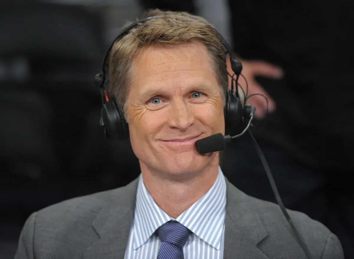 Steve Kerr กับทางแยกสีเทา: เมื่อ ESPN พยายามปล้นตัวกุนซือจากขอบสนาม