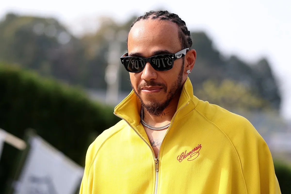 แก่แต่เก๋า! Nigel Mansell ซูฮก Lewis Hamilton ร่างทองกลับมาแล้วหลังควบ Ferrari จนไฟลุก