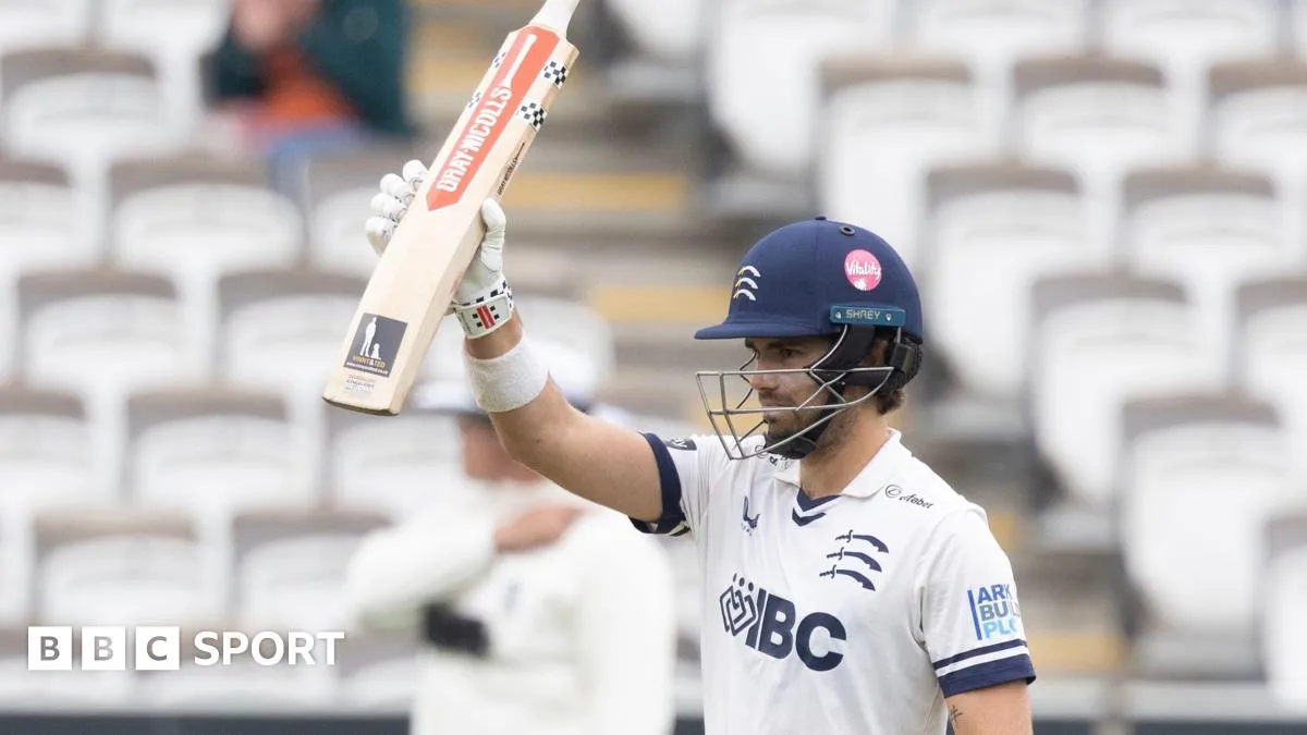 มหากาพย์แห่งความอดทน: Middlesex ยื้อลมหายใจแบ่งแต้ม Durham ท่ามกลางเมฆหมอกที่ Lord's