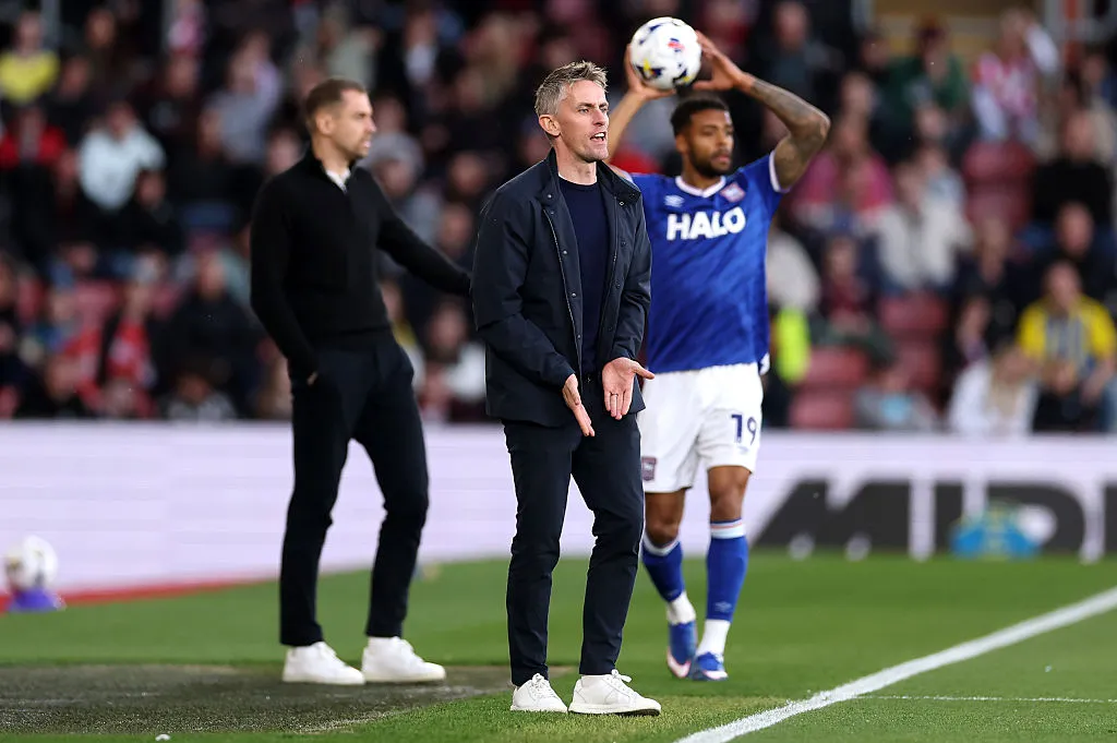 หยาดเหงื่อท่ามกลางแสงโพล้เพล้: McKenna สรรเสริญจิตวิญญาณ Ipswich แม้ตั๋วเลื่อนชั้นยังถูกพันธนาการด้วยผลเสมอ