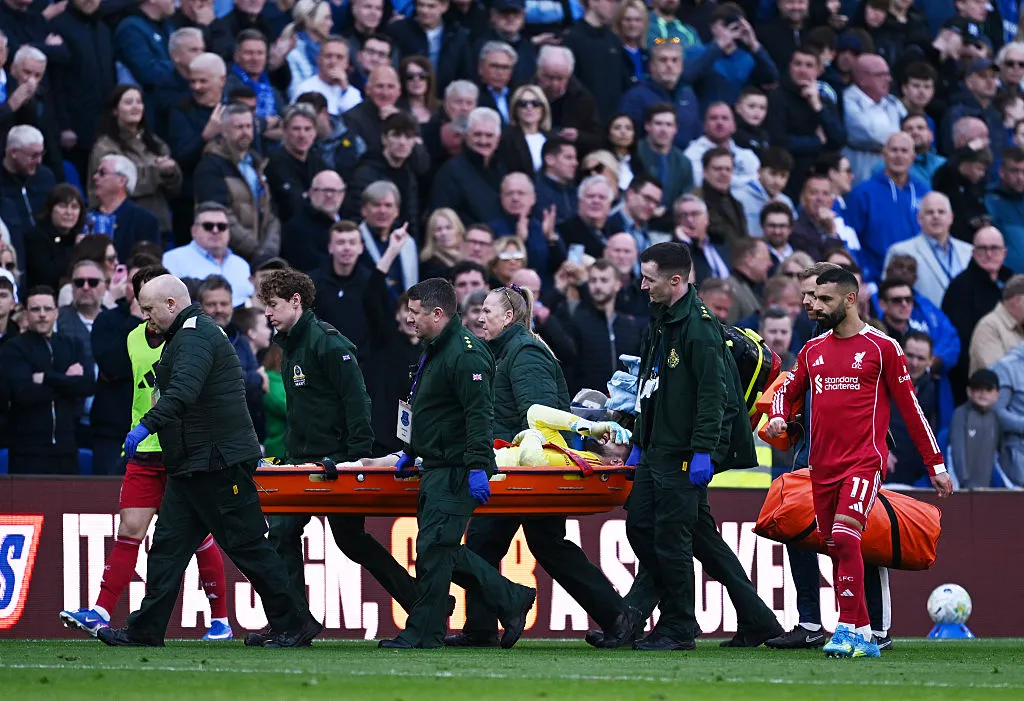 เซ่นชัยดาร์บี้! ดาวเด่น Liverpool หามส่งโรงพยาบาลด่วน ด้าน Slot ประชดจัดหนัก 'เด็ก 8 ขวบเตรียมตัวเลย พี่ๆ เจ็บกันหมดแล้ว'