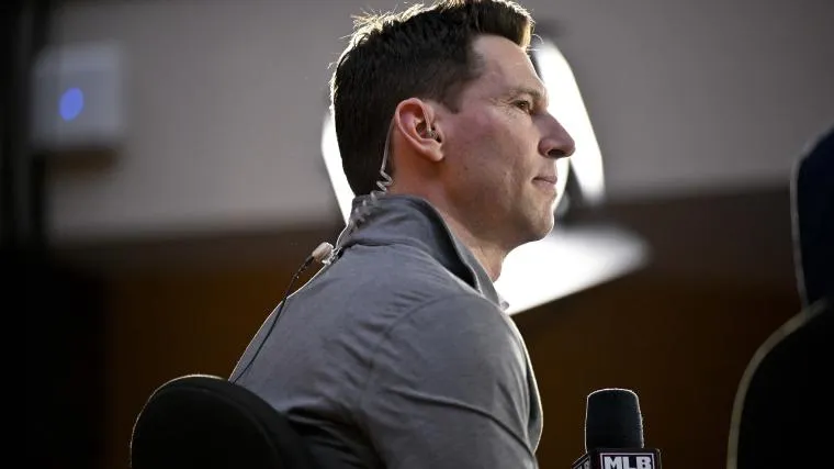 Craig Breslow กับความเชื่อมั่นในซากปรักหักพัง: เมื่อ Alex Cora ถูกเขี่ยทิ้งกลางฤดูที่หนาวเหน็บ