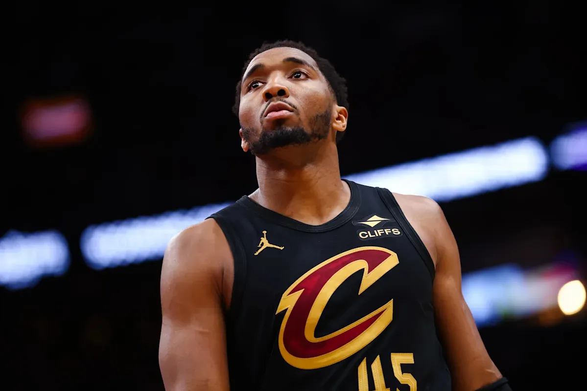 เสียงสะท้อนจากความเงียบ: Donovan Mitchell กับปริศนาเสียงนกหวีดที่หายไปในคืนปราชัยต่อ Pistons