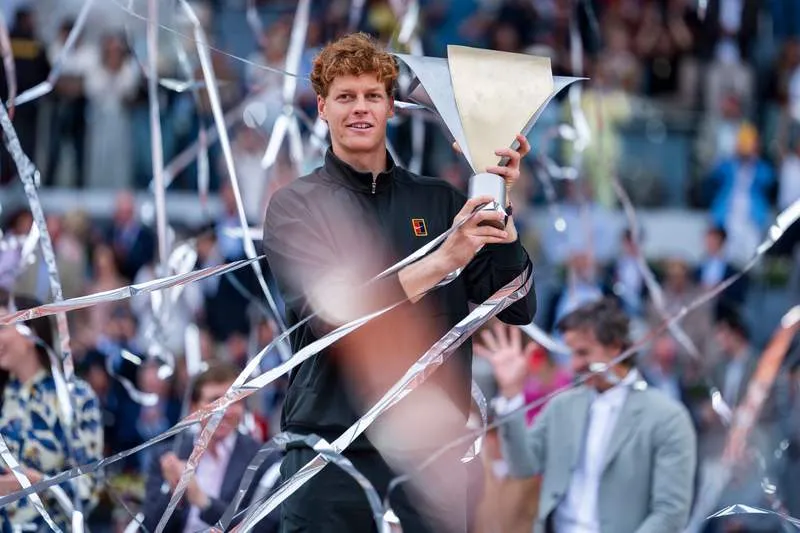 เสียงเพรียกจากผืนดิน Madrid: Jannik Sinner กับการสังหารที่เงียบเชียบสู่บัลลังก์ Masters ที่ห้า