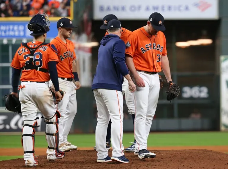 วิพากษ์ดัชนีความล้มเหลว: เมื่อมูลค่าตามบัญชีของยักษ์ใหญ่ MLB มลายหายไปใน Postseason