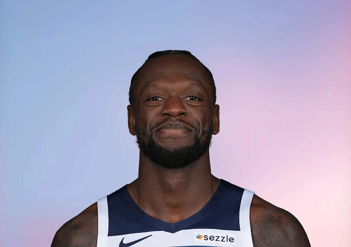 เงาที่หายไปใน Madison Square Garden: Julius Randle กับบทสัมภาษณ์ที่ไร้เสียง