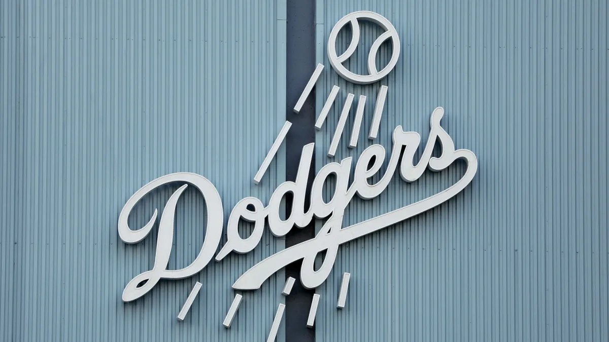 Mark Walter ยืนยันไม่ขายทีม Los Angeles Dodgers แม้จะปล่อยหุ้น Lakers