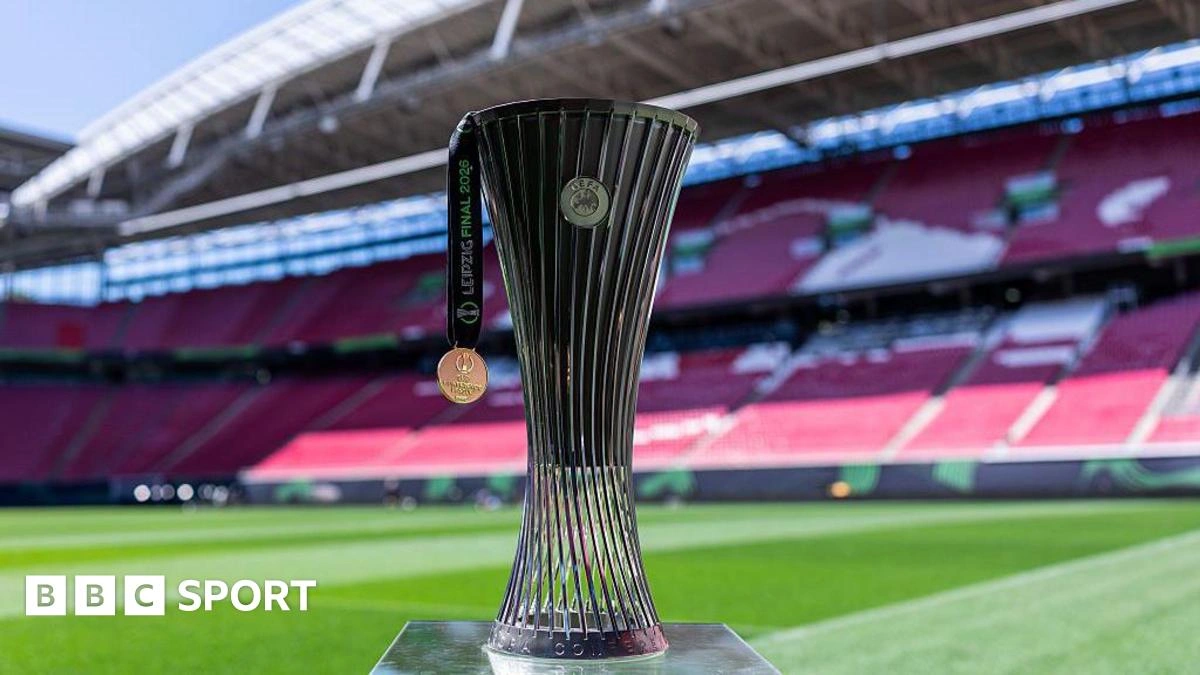 ความรุนแรงก่อนนัดชิง! แฟนบอล Crystal Palace ปะทะ Rayo Vallecano ในไลพ์ซิก ตำรวจรวบตัววุ่น