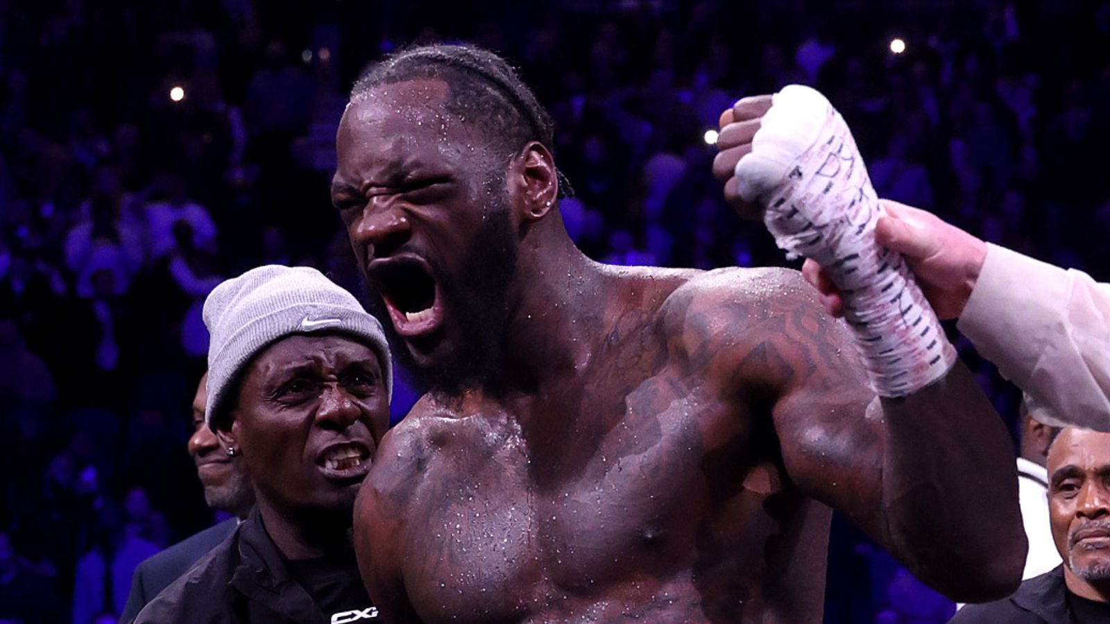 Deontay Wilder เฉือน Derek Chisora แบบใจหายใจคว่ำ! ลอนดอนเตรียมแขวนนวม