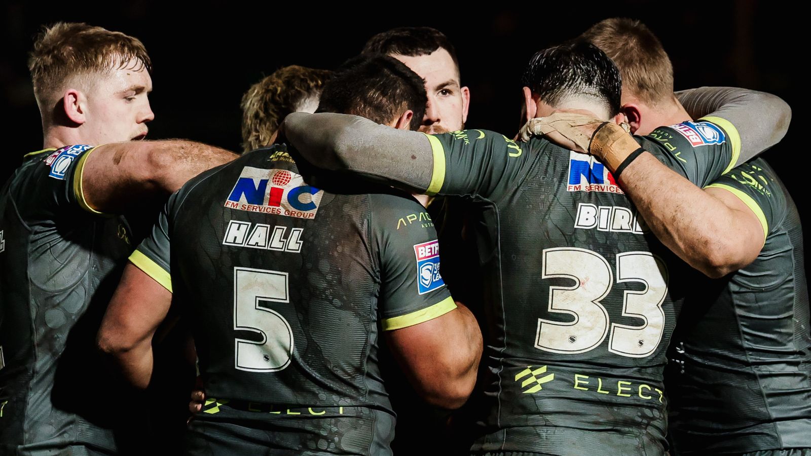 Leeds บุกทุบ Bradford! ขึ้นแท่นจ่าฝูง Super League รอบ 12 ปี