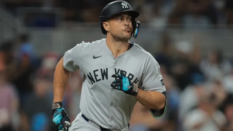 Giancarlo Stanton กับกระสุนที่ลั่นใส่ Red Sox: ชัยชนะคาวเลือดของ Yankees ในคืนที่ Fenway