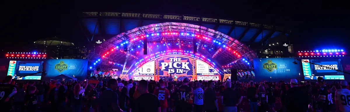 นาฏกรรมแห่งกลศาสตร์: เจาะลึกเส้นทาง New England Patriots ในวันที่ 2 ของ NFL Draft
