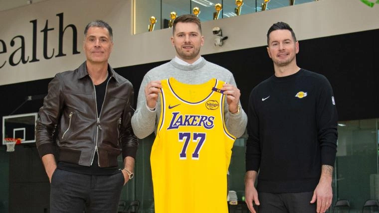 วิเคราะห์ความเสี่ยง: ทำไม Rob Pelinka ถึงเป็น 'หนี้เสีย' ที่ Los Angeles Lakers ควรตัดจำหน่าย แม้จะได้ Luka Doncic มาครอบครอง