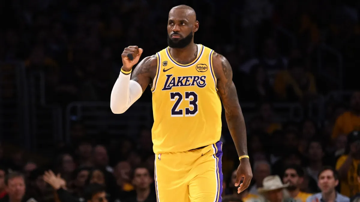 LeBron James กับการเต้นรำครั้งสุดท้ายที่ท้าทายเข็มนาฬิกา: เมื่อความเก๋าอาจไม่เพียงพอสำหรับ Lakers ชุดนี้