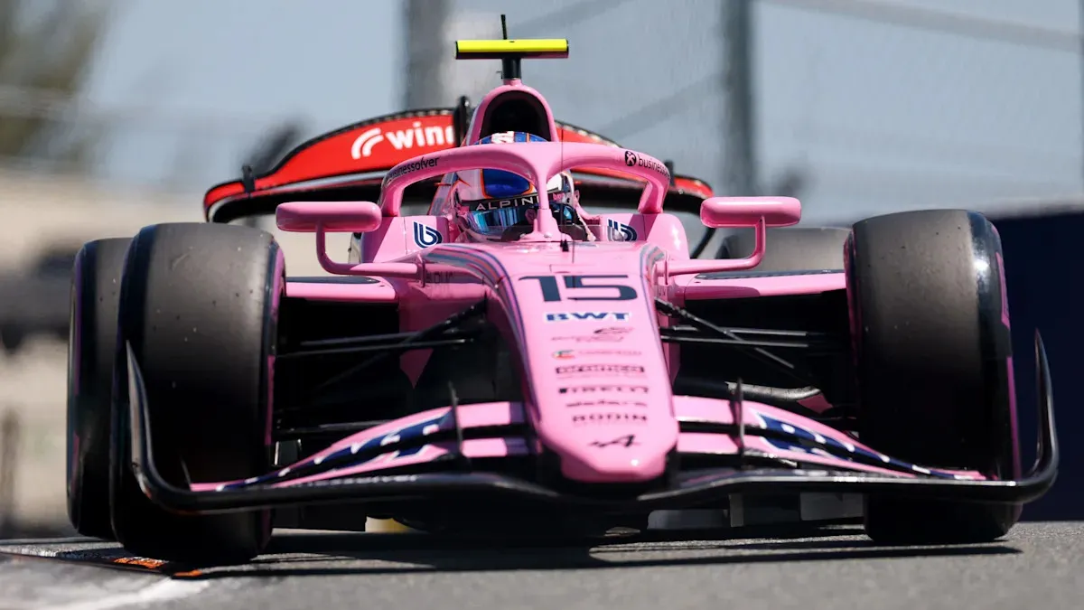 โศกนาฏกรรมแห่งความเร็วที่ Miami: Alex Dunne กับบทกวีบทที่สามบนโพเดียม Formula 2