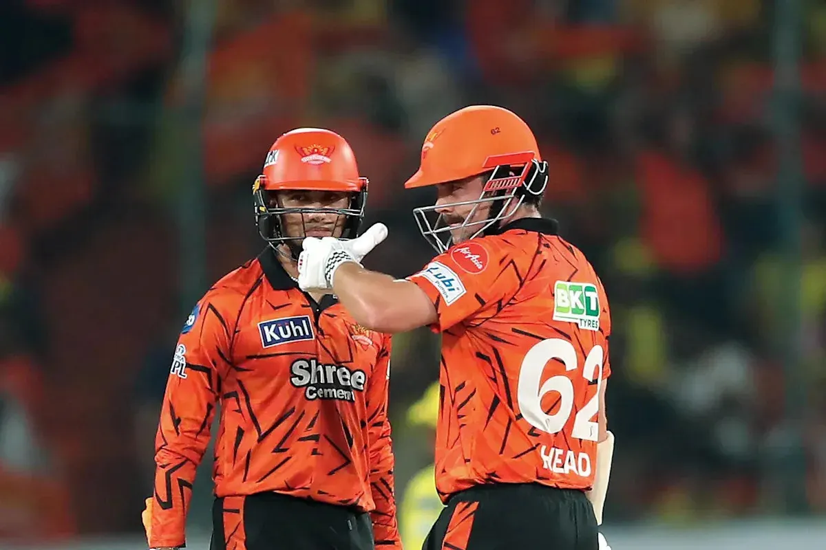 มหากาพย์แห่งผืนหญ้า IPL 2026: Sunrisers Hyderabad กับวิกฤตกลางทัพ ปะทะคมดาบ Delhi Capitals