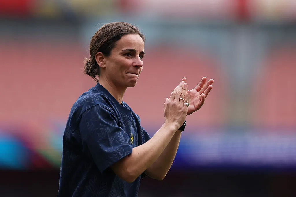 สัจธรรมบนผืนหญ้า: Renee Slegers ยอมรับความปราชัยต่อ Lyon ในค่ำคืนที่แสงไฟ Champions League ดับลง