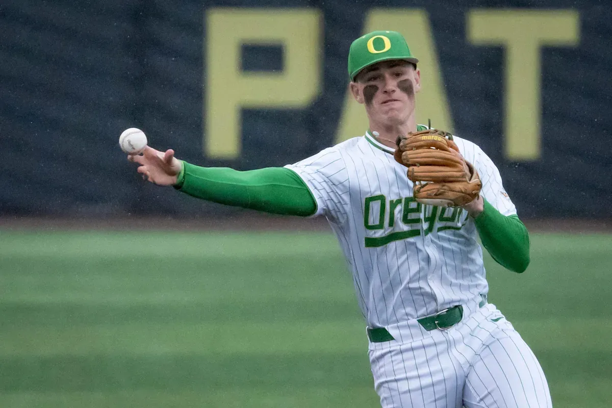 ปาฏิหาริย์แห่งสนธยา: Oregon Ducks ทะยานเหนือเมฆา สยบ Washington เป็นราตรีที่สอง