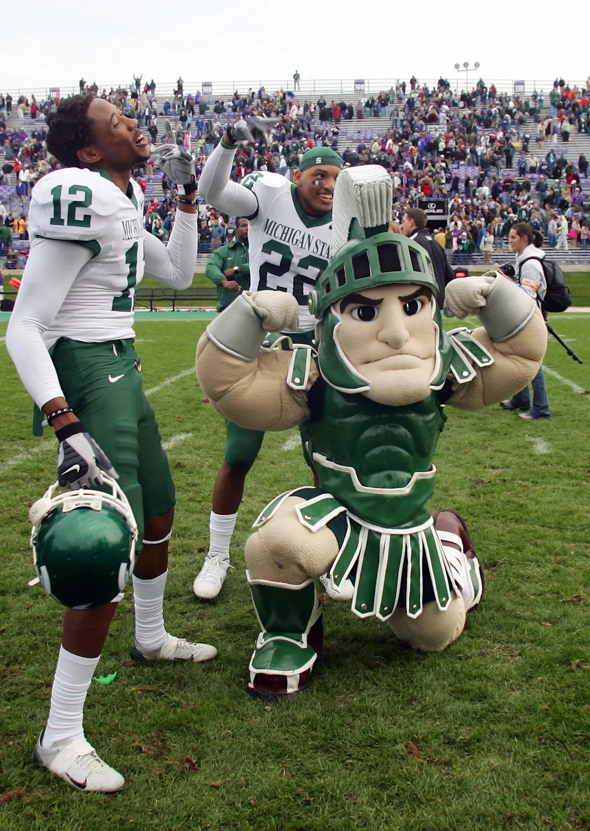 ย้อนรอยปาฏิหาริย์: ชัยชนะจากการคัมแบ็คครั้งไหนของ Michigan State Spartans ที่ตราตรึงใจคุณที่สุด?