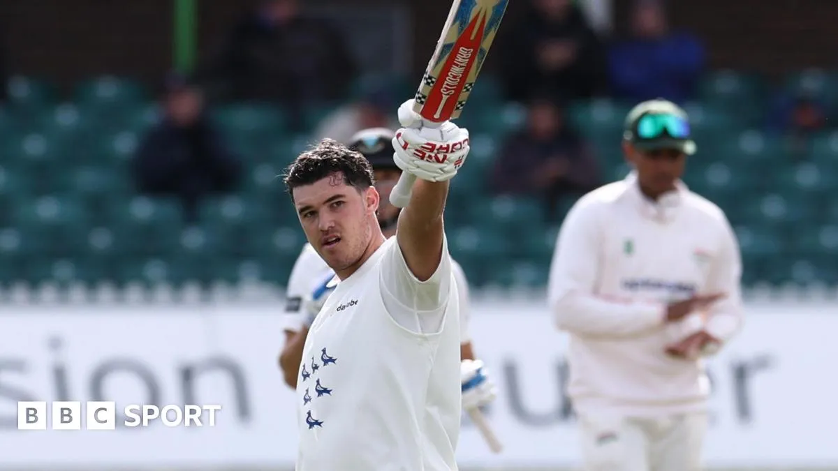 Clark จัดหนัก! ประเดิมร้อยแต้มรับน้องใหม่ Leicestershire ในศึก County Championship