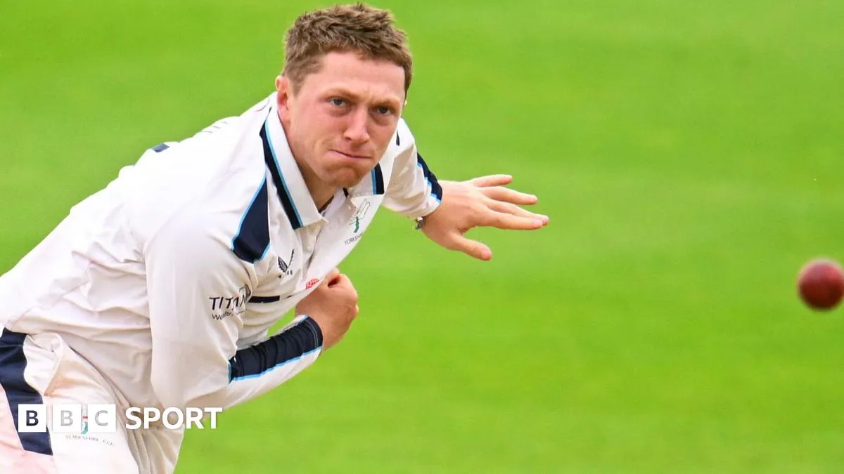 Dom Bess ต่อสัญญากับ Yorkshire: การยื้อเวลาท่ามกลางความเสื่อมสลายของโครงสร้างคริกเก็ต