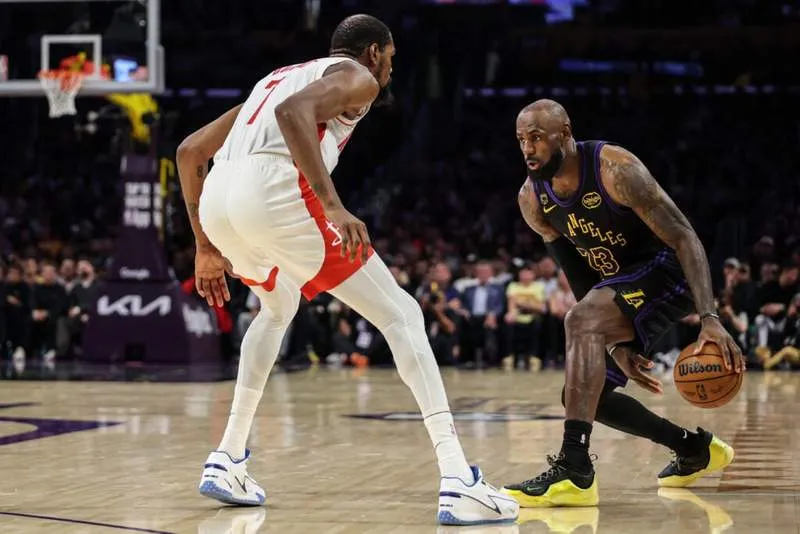 ศาสตร์แห่งการยืนตำแหน่ง: ทำไม LeBron James ถึงทำให้ LA Lakers เล่นง่ายกว่าที่ Durant แบก Rockets