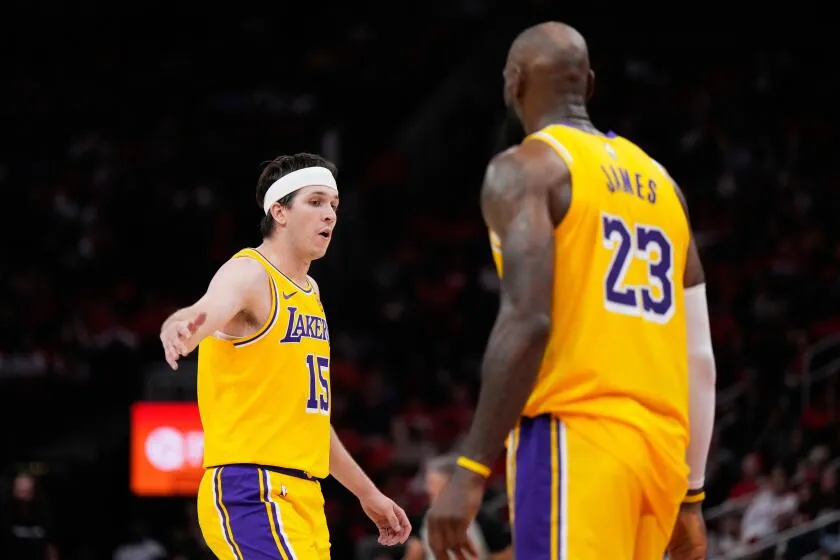 ‘ไม่มีคำว่าถอดใจ’: ความเป็นผู้นำและหัวใจเพชรของ Lakers พุ่งพล่านในค่ำคืนปิดซีรีส์