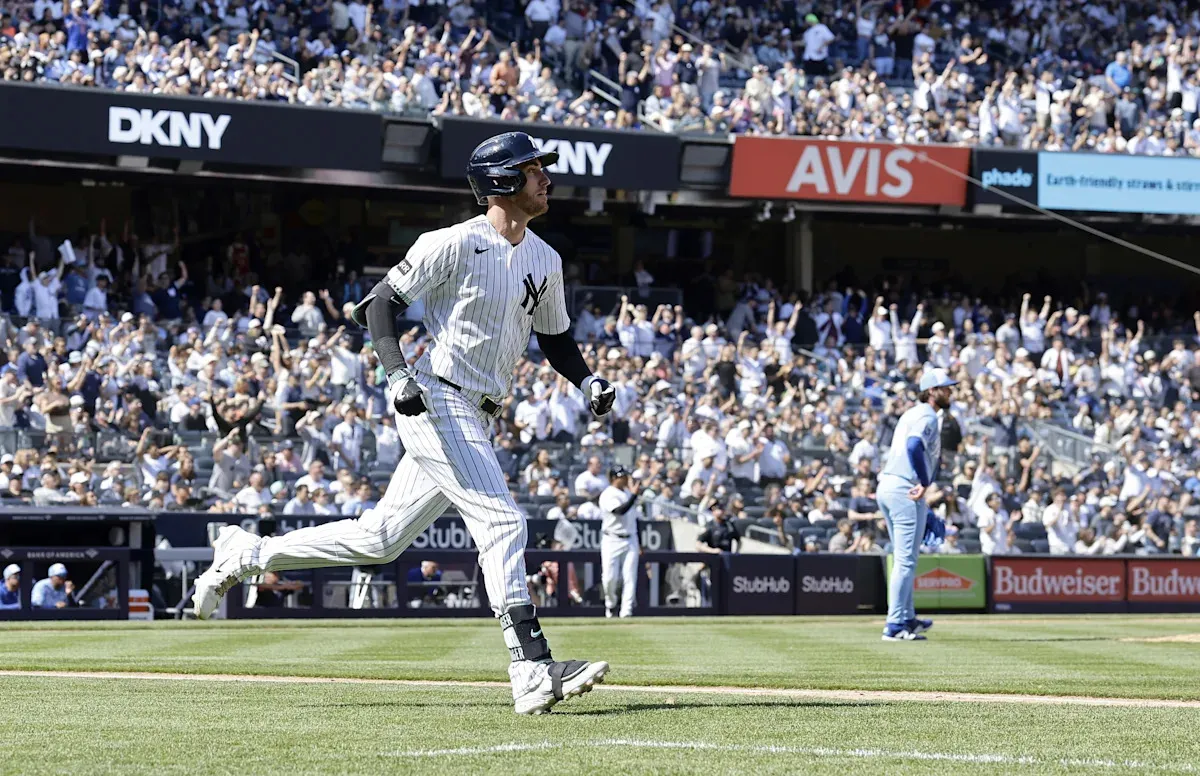 เสียงไม้กระทบลูกที่ Bronx: Yankees ถล่ม Royals ยับเยินด้วย 4 โฮมรัน