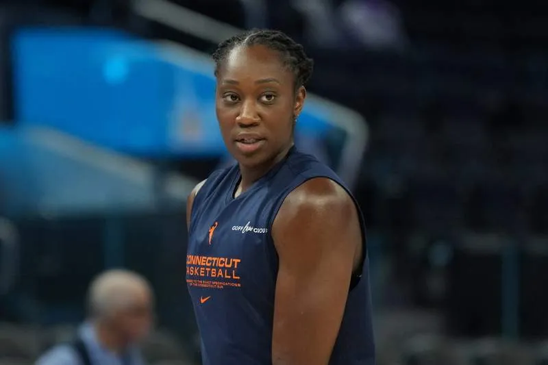 เงาสะท้อนที่เลือนหาย: เมื่อตำนานอย่าง Tina Charles ยังไร้สังกัด ทั้งที่ฤดูกาล WNBA 2026 กำลังจะเริ่ม