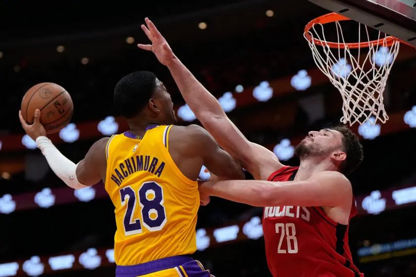 ราชาผู้ไม่ยอมก้มหัว: LeBron James ระเบิดฟอร์มพา Lakers ขยี้ Rockets ปิดซีรีส์ทะยานสู่รอบต่อไป