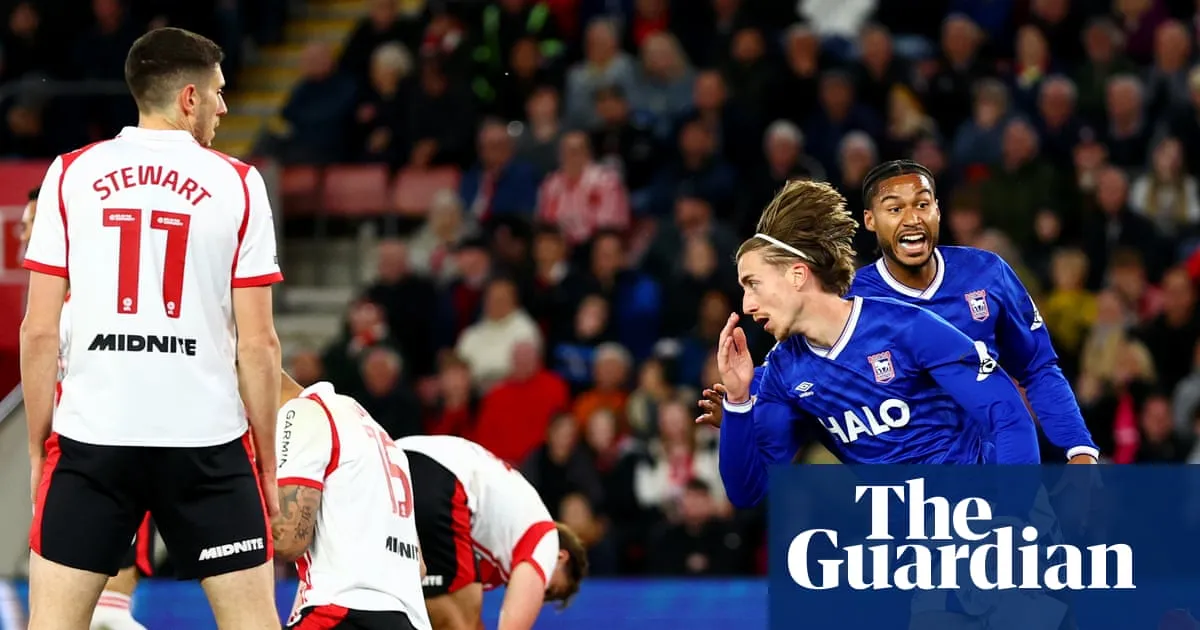 Clarke ซัดกู้ชีพ! Ipswich เจ๊า Southampton แบบหัวจะปวด ต้องไปลุ้นเยี่ยวเหนียววันสุดท้าย