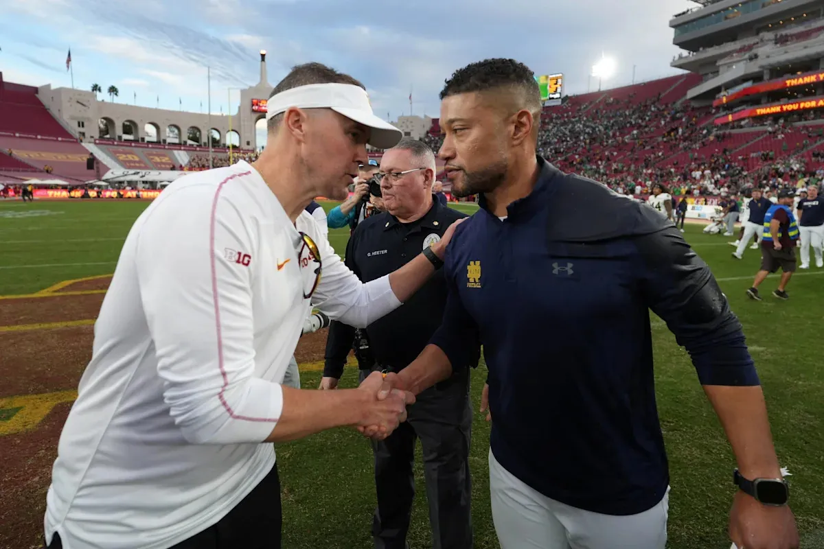 แสบสันต์เข้าเส้น! USC ปล่อยคลิปแกงหม้อใหญ่ใส่ Notre Dame หลังฉกตัว Mekai Brown มาครองได้สำเร็จ