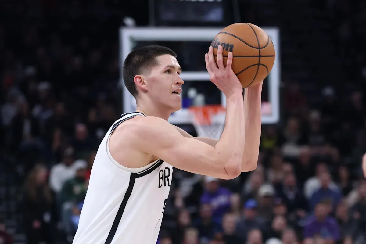กระสุนวงนอกที่สั่นสะเทือน Brooklyn: เจาะลึกสถิติ 3 แต้มของรุกกี้มหัศจรรย์ Egor Demin