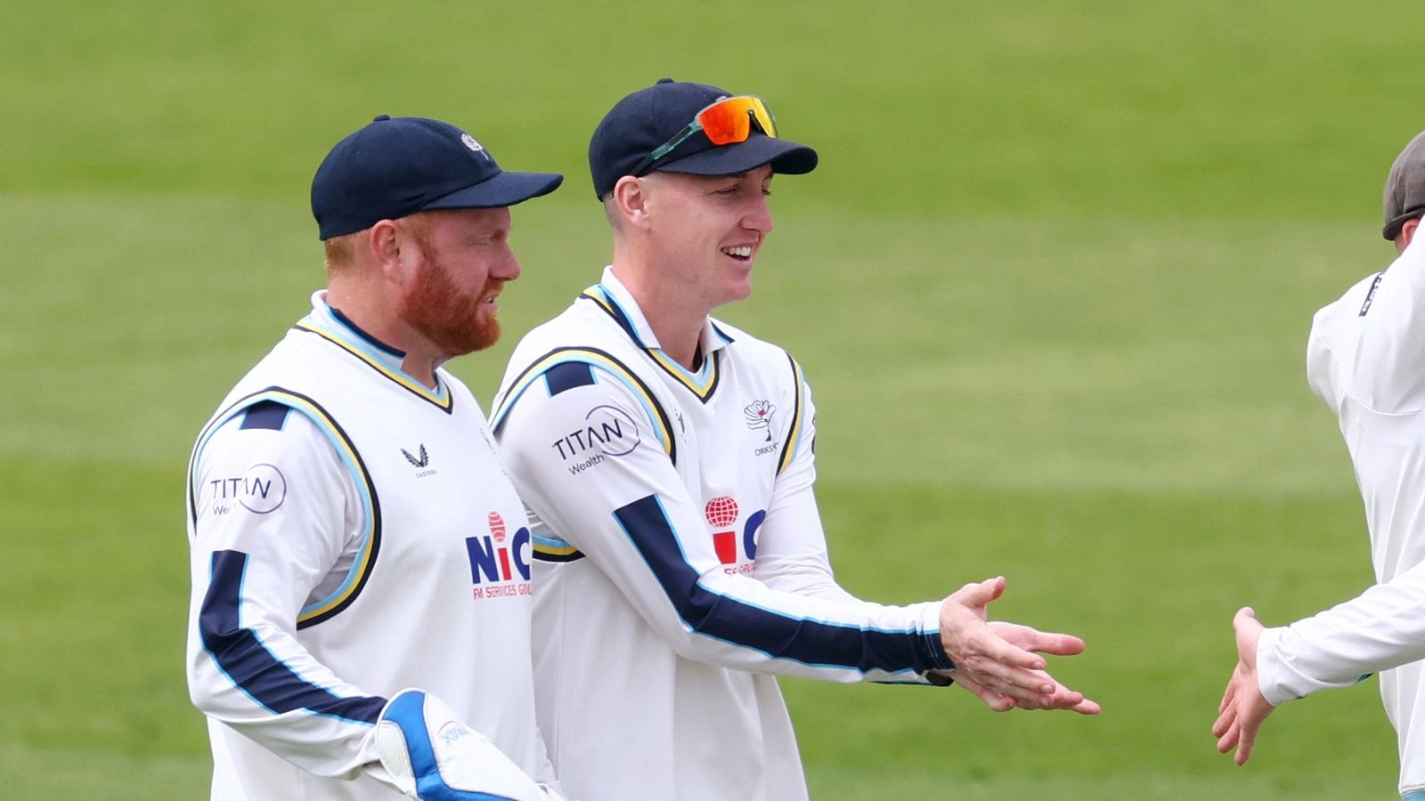 Yorkshire ตบเรียกสติ! ยัดเยียดความปราชัยนัดแรกให้ Surrey แบบหมดสภาพใน County Championship