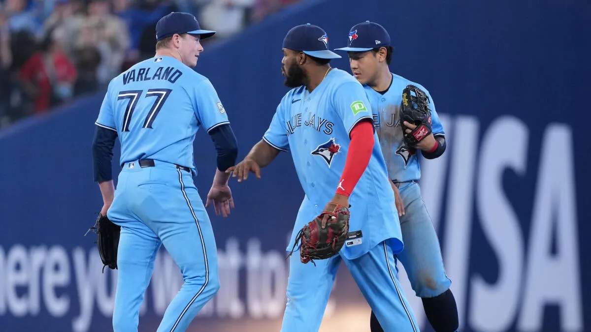 วิเคราะห์งบประมาณสนามหญ้า: เจาะลึกการลงทุน MLB วันศุกร์ผ่านเลนส์ของ Adam Thompson