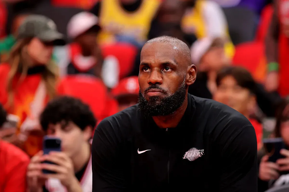 เมื่อราชาปรับทุกข์กับเด็กน้อย: เบื้องหลังมีมสุดไวรัลของ LeBron James ที่โลกโซเชียลต้องสยบ