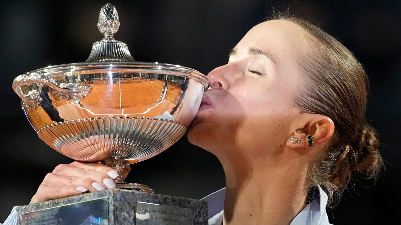 เสียงคำรามของดินสีแดง: Elina Svitolina บดขยี้ Coco Gauff ทวงบัลลังก์ Rome พร้อมประกาศสงครามที่ French Open