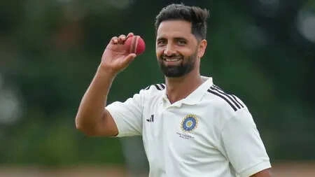 เมื่อ 60 วิกเก็ตไร้ความหมาย: Dilip Vengsarkar กับการร่วงโรยของศรัทธาใน Ranji Trophy หลัง Auqib Nabi ถูกเมิน