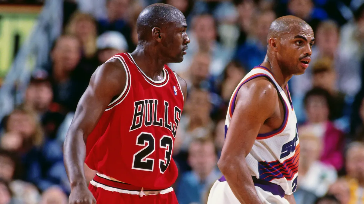รอยร้าวบนกรีน: Charles Barkley กับ Michael Jordan และการเดิมพันครั้งสุดท้ายเพื่อกู้คืนมิตรภาพ