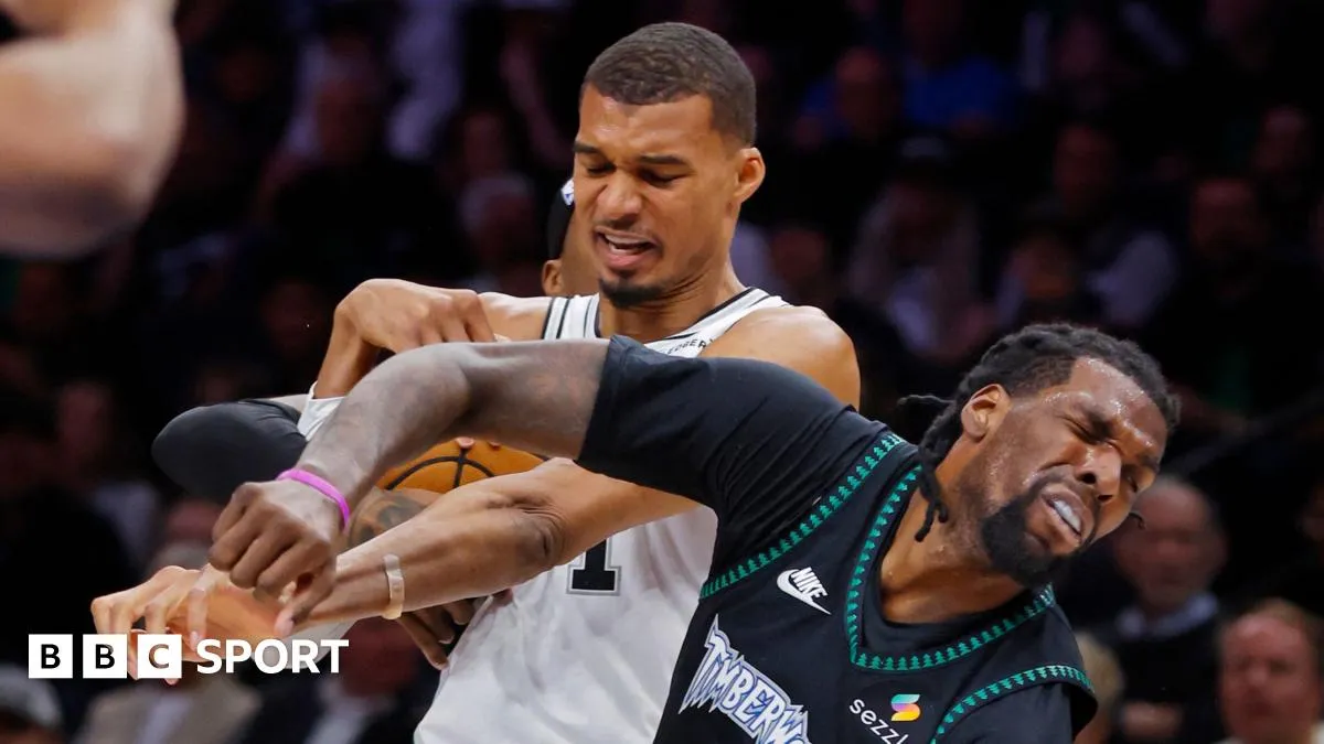 คืนที่เงามืดกลืนกินยักษ์: Wembanyama โดนไล่ออกขณะที่ Spurs พ่ายให้กับ Timberwolves