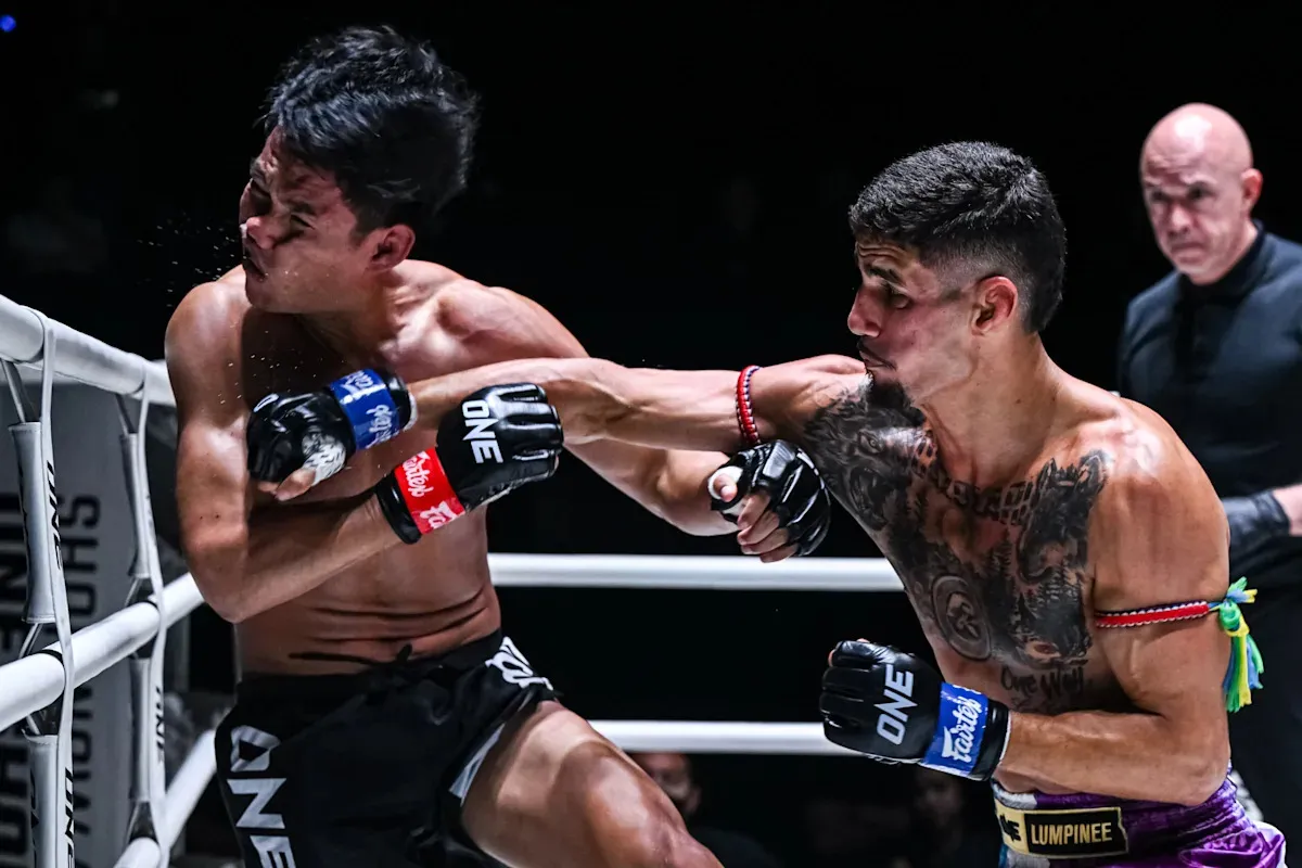 เจาะแท็กติก Julio Lobo: การใช้ระยะและหมัดชุดเผด็จศึก Kongklai Sor Sommai ในศึก ONE Friday Fights 152