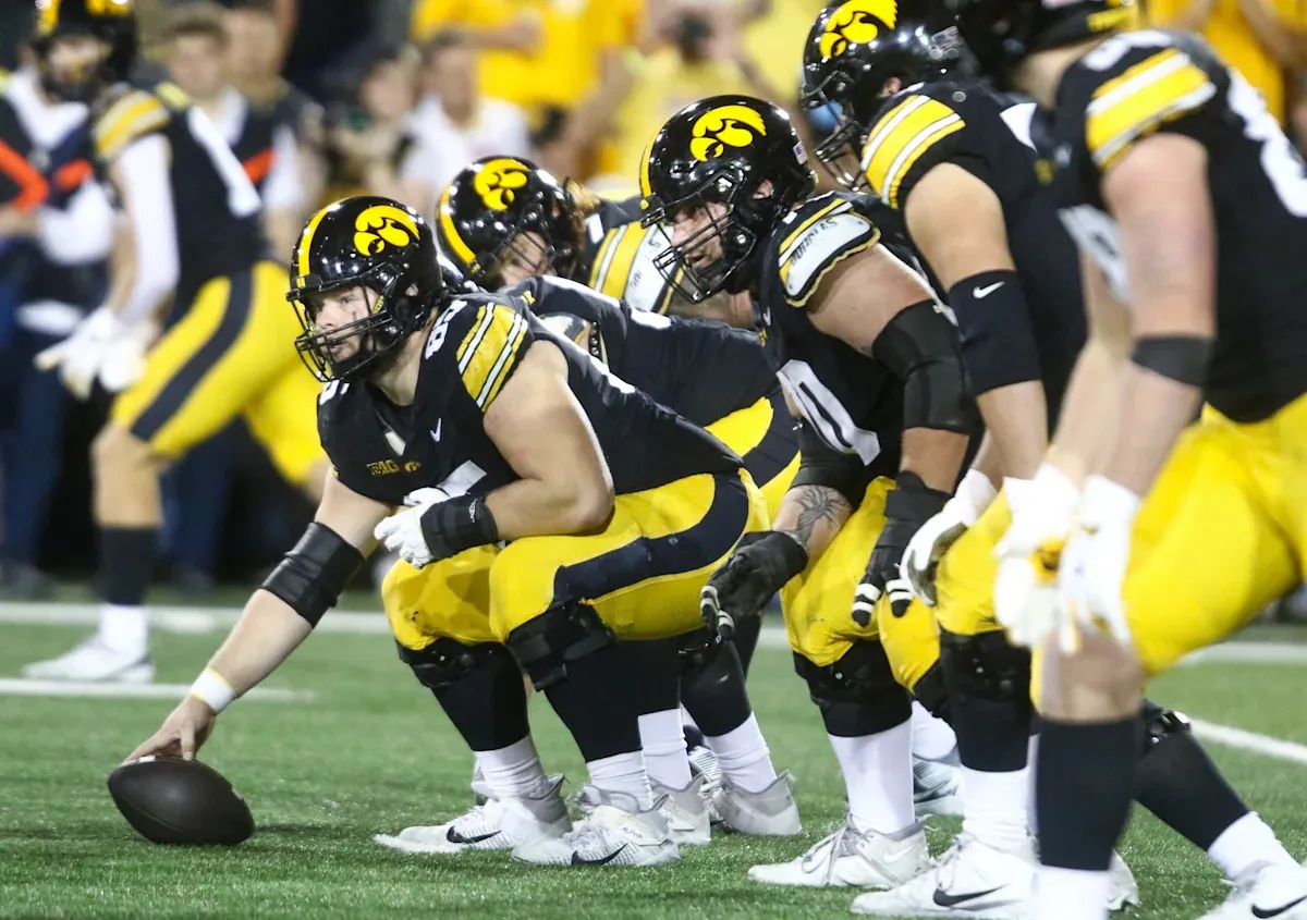 เงาในหลุมศพของแนววางบอล: Logan Jones กับภารกิจถมช่องว่างที่ Chicago Bears
