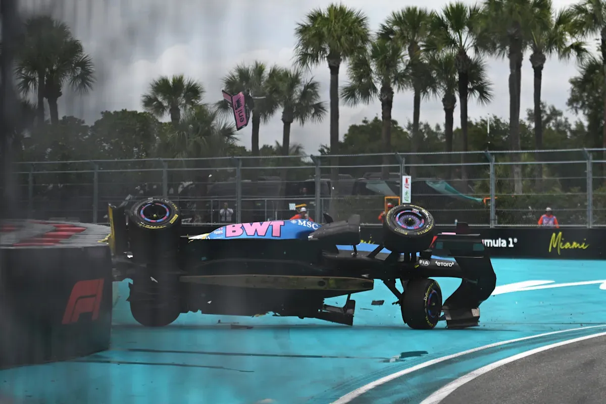 โศกนาฏกรรมแห่งความเร็ว: เมื่ออาสฟัลต์ที่ Miami ปฏิเสธการยึดเกาะจนรถของ Pierre Gasly พลิกคว่ำ