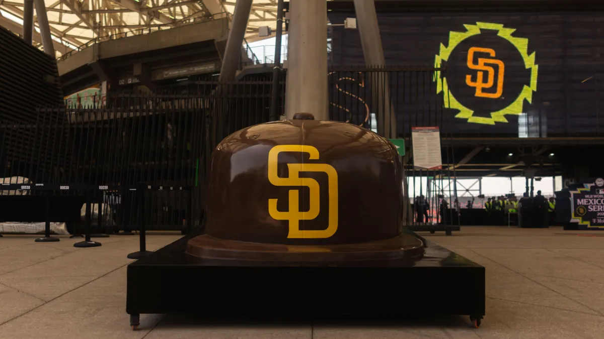 วิเคราะห์การซื้อหุ้น San Diego Padres ของตระกูล Buss ท่ามกลางดราม่า Lakers
