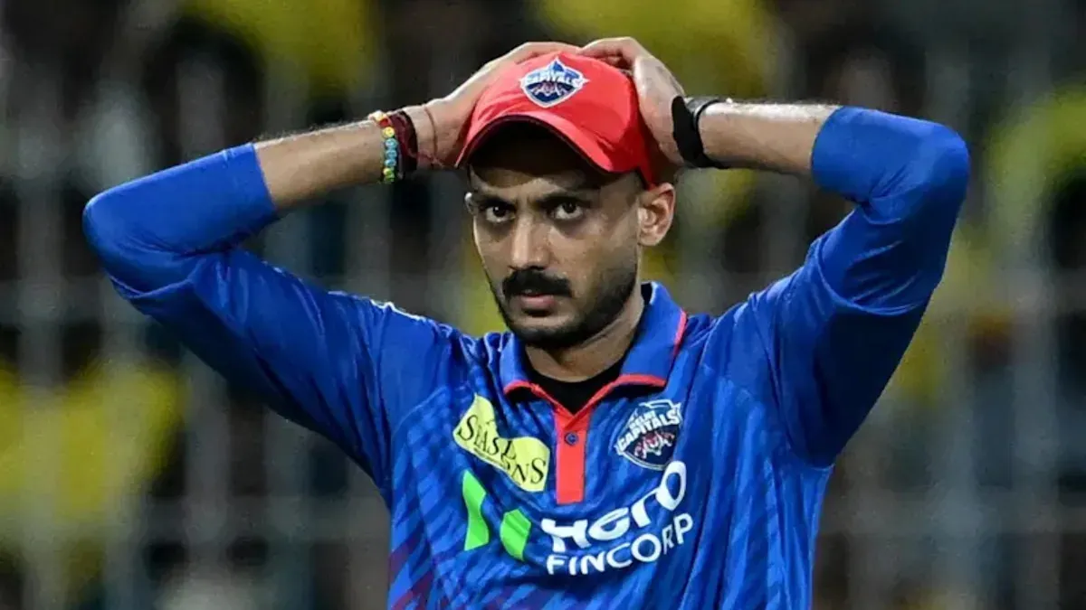โครงสร้างที่ผุกร่อน ณ Arun Jaitley Stadium: Ashwin วิพากษ์ความวิบัติเชิงกลยุทธ์ของ Axar Patel ในวันที่พ่ายแพ้แก่ SRH
