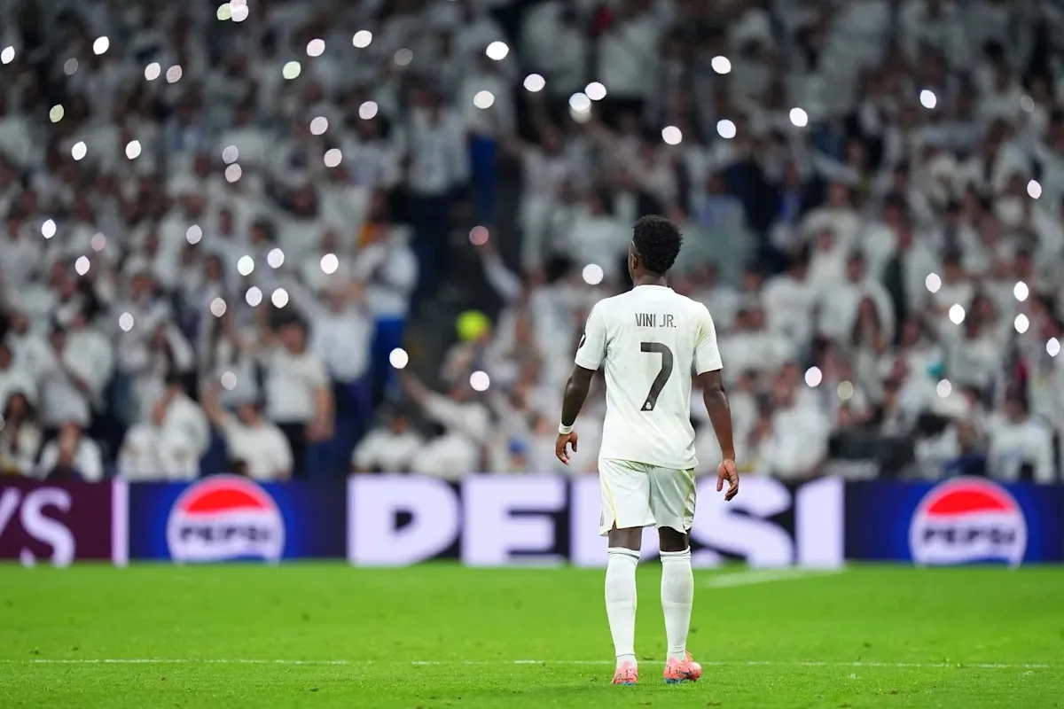ทัศนะอันซื่อตรงจากแดนแซมบ้า: เมื่อ Vinicius Jr. ยังมิอาจเคียงบารมี Neymar และ Ronaldo