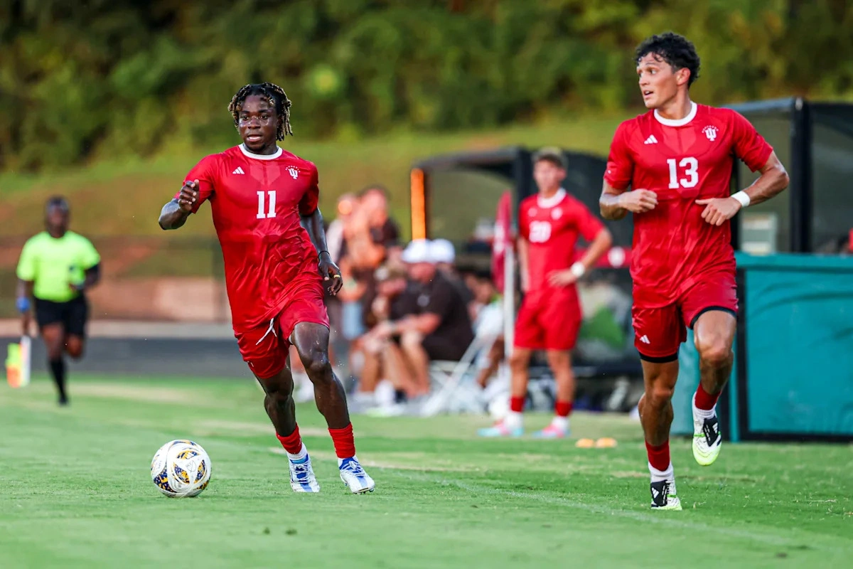 หน่ออ่อนแห่งความหวัง: การผลัดใบและรากแก้วใหม่ในสวนลูกหนังของ Indiana men's soccer